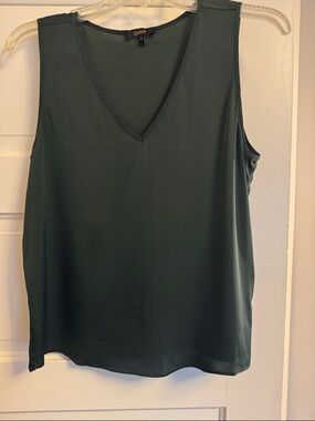 Quince V-Neck Sleeveless Top in Forest Green